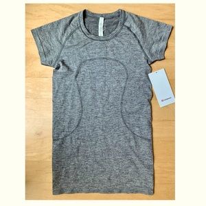 Lululemon Swiftly Tech Shirt size 6